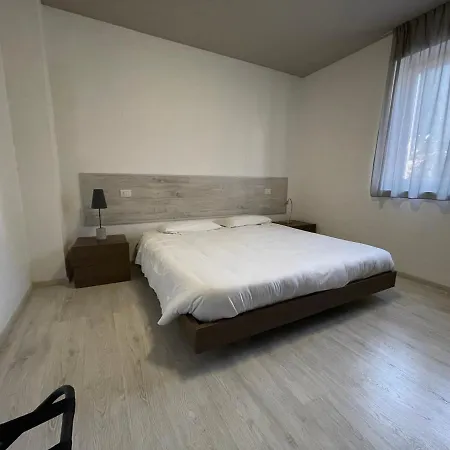 Urban Homy Bed and Breakfast Γκορίτσια