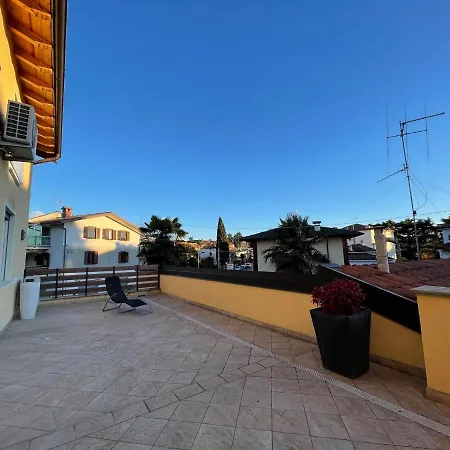 Urban Homy Bed and Breakfast Γκορίτσια